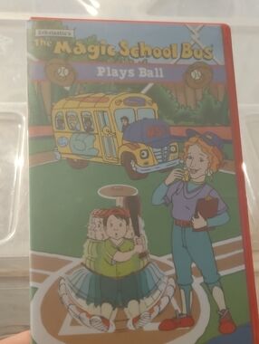 Scholastic The Magic School Bus Plays Ball Vhs Case - Red & Yellow Artwork V77